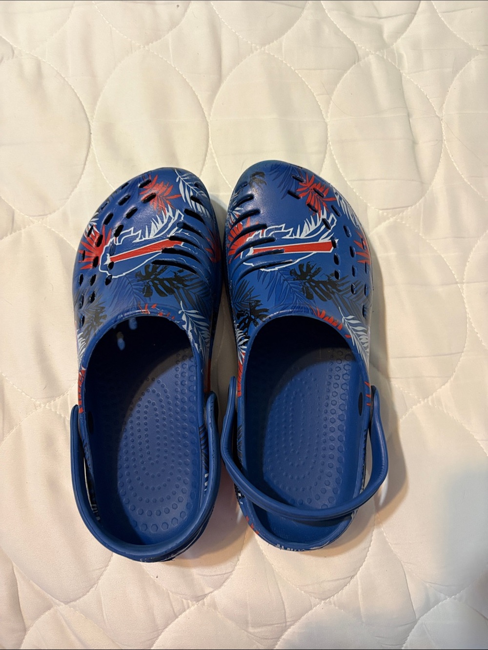 Buffalo bills Men's Blue Tropical Slip-On Clogs